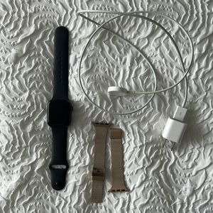 Apple Watch SE 40mm. Black S/M strap. In great condition. 80% battery power.